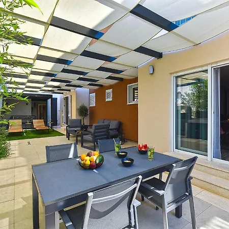 Art Zeus Апартаменты *